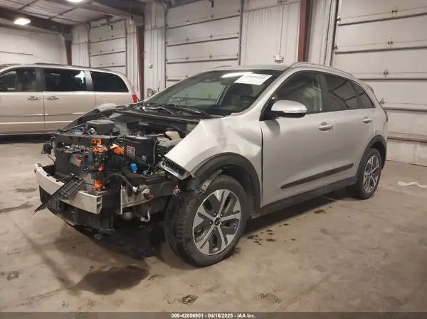 KNDCC3LG8M5108132 2021 KIA NIRO - Image 2