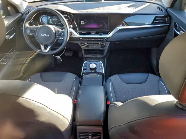 KNDCC3LG8N5149717 2022 KIA NIRO - Image 8