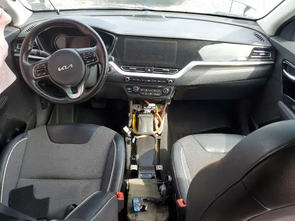 KNDCC3LG8N5153718 2022 KIA NIRO - Image 8