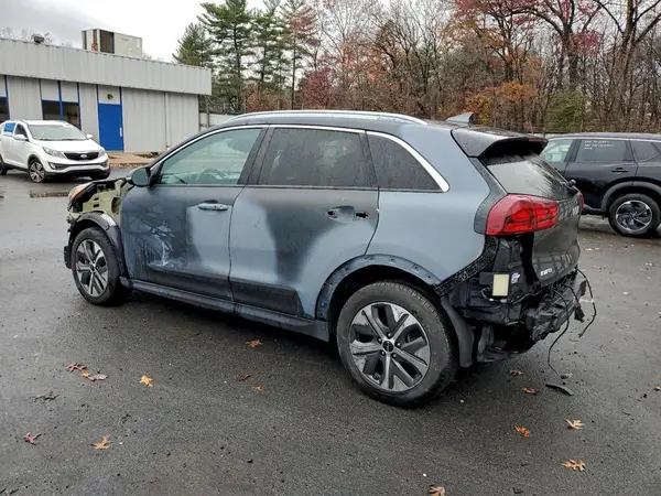 KNDCC3LG8N5160572 2022 KIA NIRO - Image 2