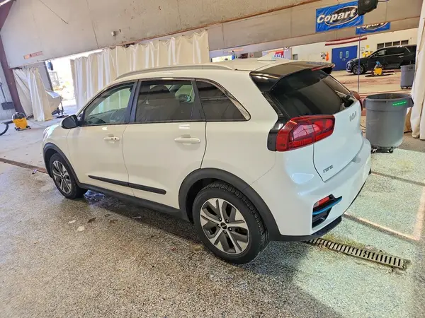 KNDCC3LG8N5161009 2022 KIA NIRO - Image 2