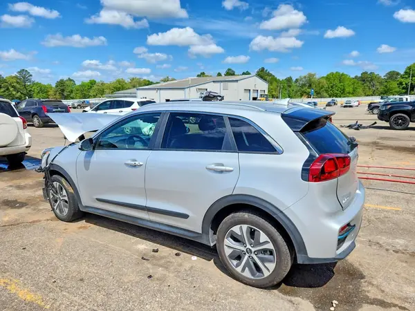 KNDCC3LG9L5062714 2020 KIA NIRO - Image 2
