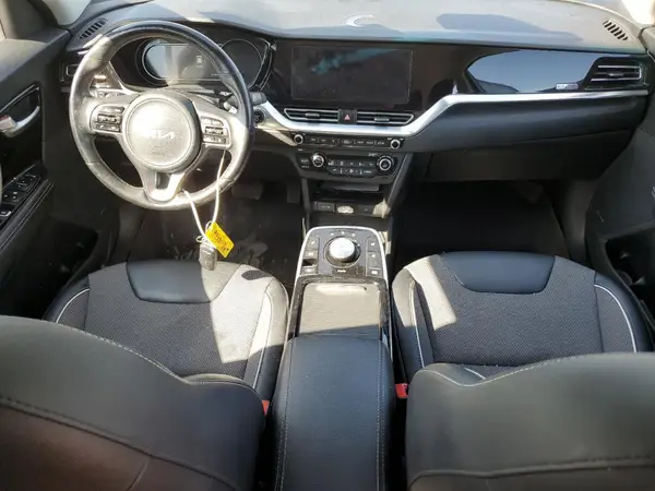 KNDCC3LG9N5140900 2022 KIA NIRO - Image 8