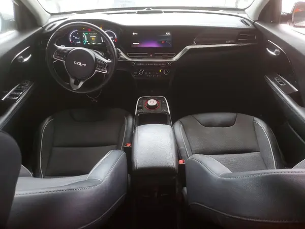 KNDCC3LG9N5142050 2022 KIA NIRO - Image 8