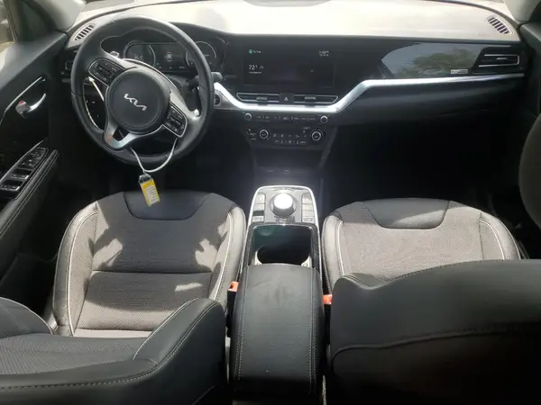 KNDCC3LG9N5142145 2022 KIA NIRO - Image 8