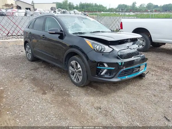 KNDCC3LG9N5158765 2022 KIA NIRO - Image 1