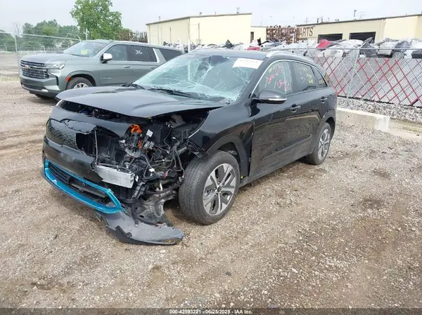 KNDCC3LG9N5158765 2022 KIA NIRO - Image 2