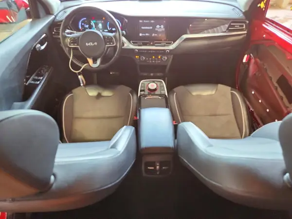 KNDCC3LG9N5160676 2022 KIA NIRO - Image 8