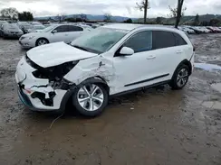 KNDCC3LGXK5018915 2019 KIA NIRO