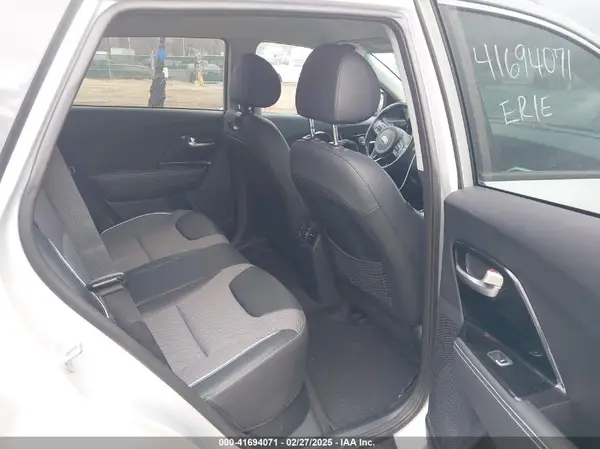 KNDCC3LGXL5076508 2020 KIA NIRO - Image 8
