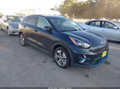 KNDCC3LGXM5102588 2021 KIA NIRO