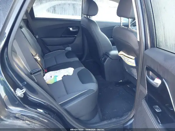 KNDCC3LGXM5102588 2021 KIA NIRO - Image 8