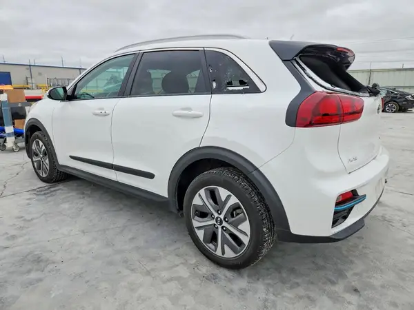 KNDCC3LGXM5104048 2021 KIA NIRO - Image 2