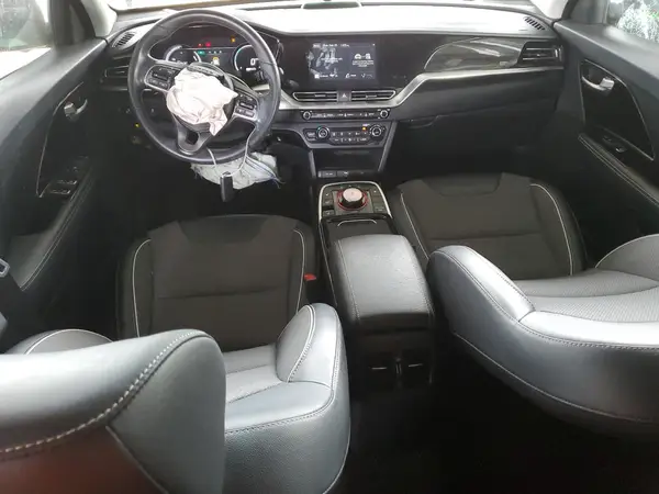 KNDCC3LGXM5107225 2021 KIA NIRO - Image 8