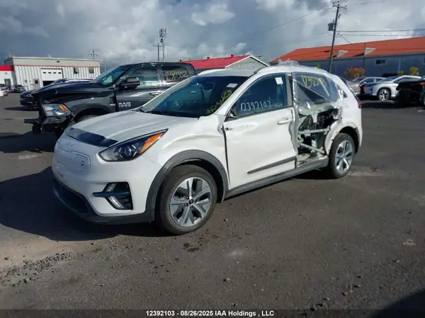 KNDCC3LGXN5139898 2022 KIA NIRO - Image 2