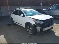 KNDCC3LGXN5142929 2022 KIA NIRO
