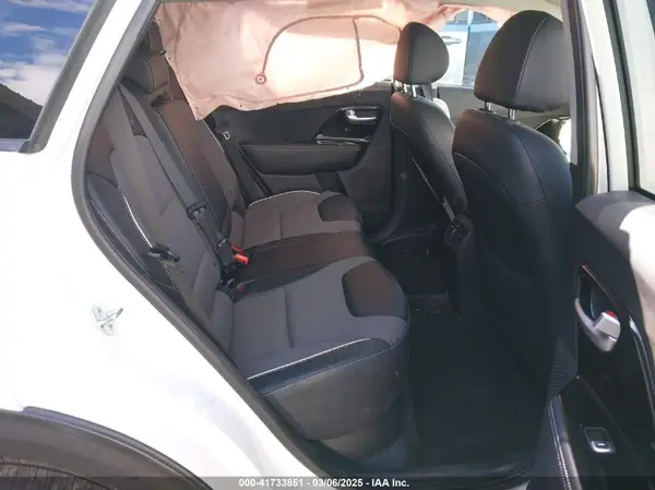 KNDCC3LGXN5142929 2022 KIA NIRO - Image 8