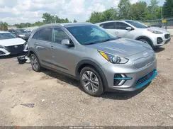 KNDCC3LGXN5158807 2022 KIA NIRO