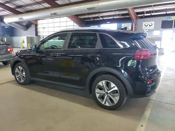 KNDCC3LGXN5158838 2022 KIA NIRO - Image 2