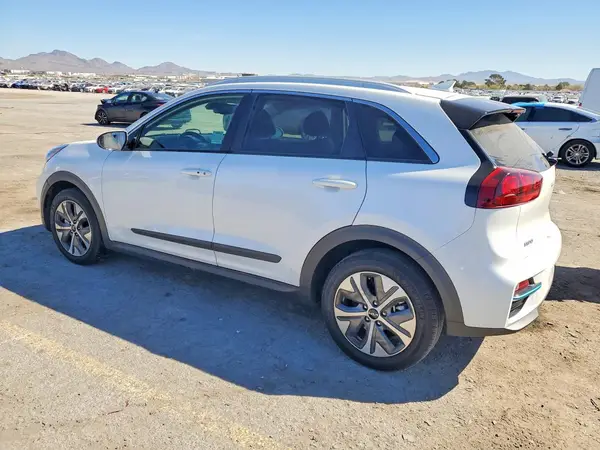 KNDCC3LGXN5159455 2022 KIA NIRO - Image 2