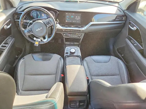 KNDCC3LGXN5160878 2022 KIA NIRO - Image 8