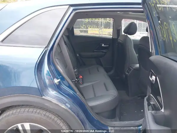 KNDCD3LD0N5494856 2022 KIA NIRO - Image 8
