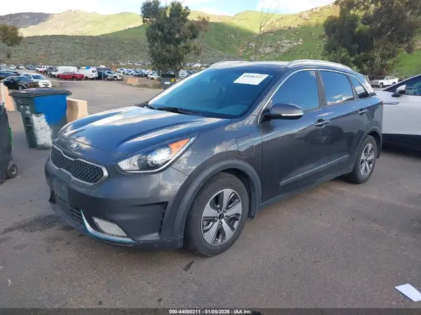 KNDCD3LD1J5187416 2018 KIA NIRO - Image 2