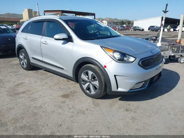 KNDCD3LD1J5203971 2018 KIA NIRO - Image 1