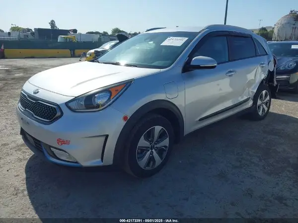 KNDCD3LD1J5203971 2018 KIA NIRO - Image 2