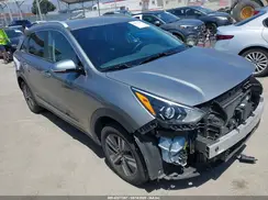 KNDCD3LD1N5498852 2022 KIA NIRO