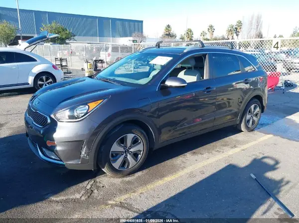 KNDCD3LD2K5341990 2019 KIA NIRO - Image 2