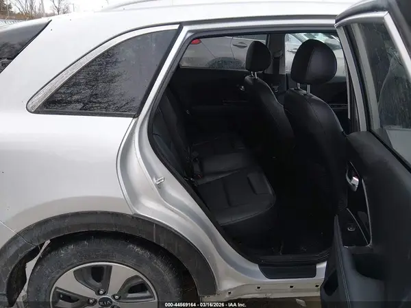 KNDCD3LD3K5331324 2019 KIA NIRO - Image 8