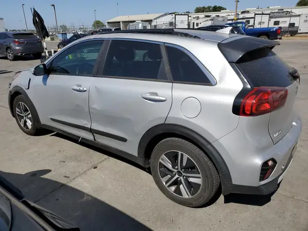 KNDCD3LD3L5395574 2020 KIA NIRO - Image 2
