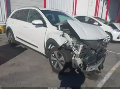 KNDCD3LD4K5265821 2019 KIA NIRO