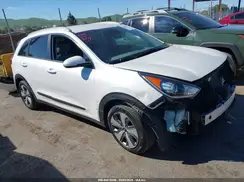 KNDCD3LD4K5303872 2019 KIA NIRO