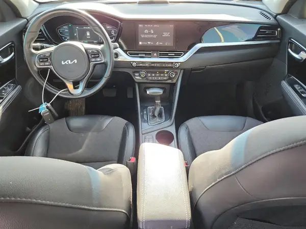 KNDCD3LD4N5511576 2022 KIA NIRO - Image 8