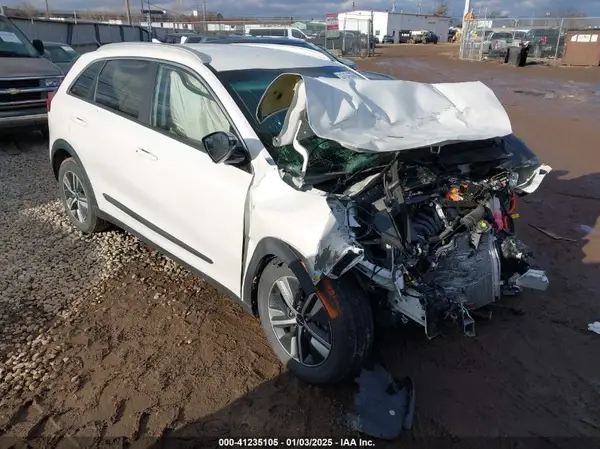 KNDCD3LD4N5530578 2022 KIA NIRO - Image 1