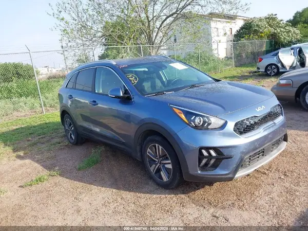 KNDCD3LD4N5538227 2022 KIA NIRO - Image 1
