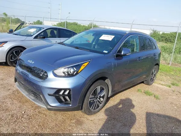 KNDCD3LD4N5538227 2022 KIA NIRO - Image 2