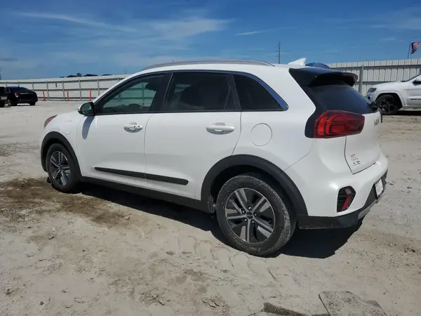 KNDCD3LD4N5548174 2022 KIA NIRO - Image 2