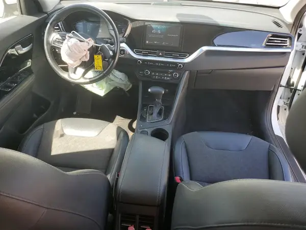 KNDCD3LD4N5548174 2022 KIA NIRO - Image 8