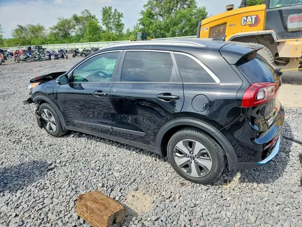 KNDCD3LD5J5206582 2018 KIA NIRO - Image 2