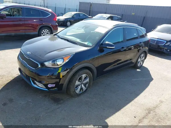 KNDCD3LD5K5289691 2019 KIA NIRO - Image 2