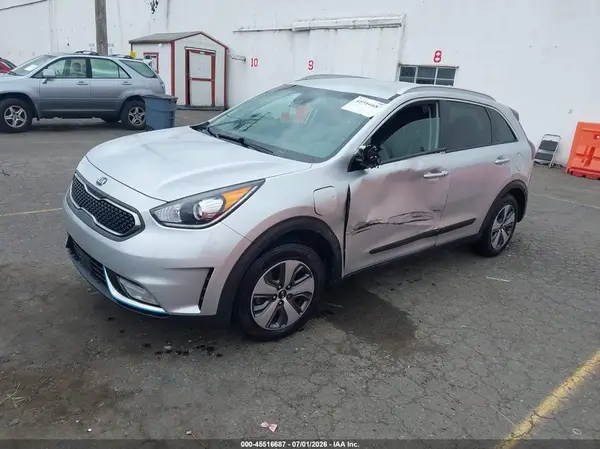 KNDCD3LD6K5315778 2019 KIA NIRO - Image 2