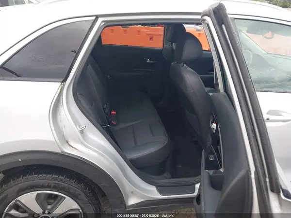 KNDCD3LD6K5315778 2019 KIA NIRO - Image 8