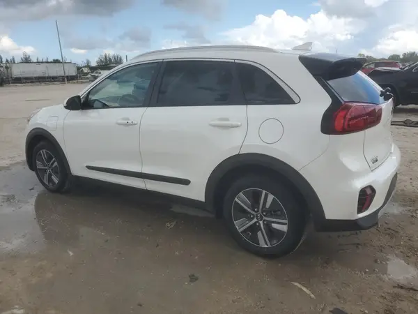 KNDCD3LD6L5388358 2020 KIA NIRO - Image 2