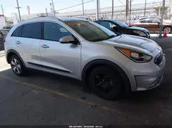 KNDCD3LD8J5139167 2018 KIA NIRO