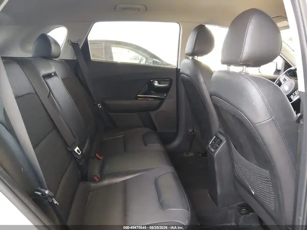 KNDCD3LD8J5139167 2018 KIA NIRO - Image 8