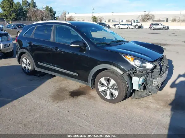 KNDCD3LD8J5180401 2018 KIA NIRO - Image 1