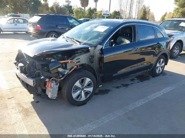 KNDCD3LD8J5180401 2018 KIA NIRO - Image 2